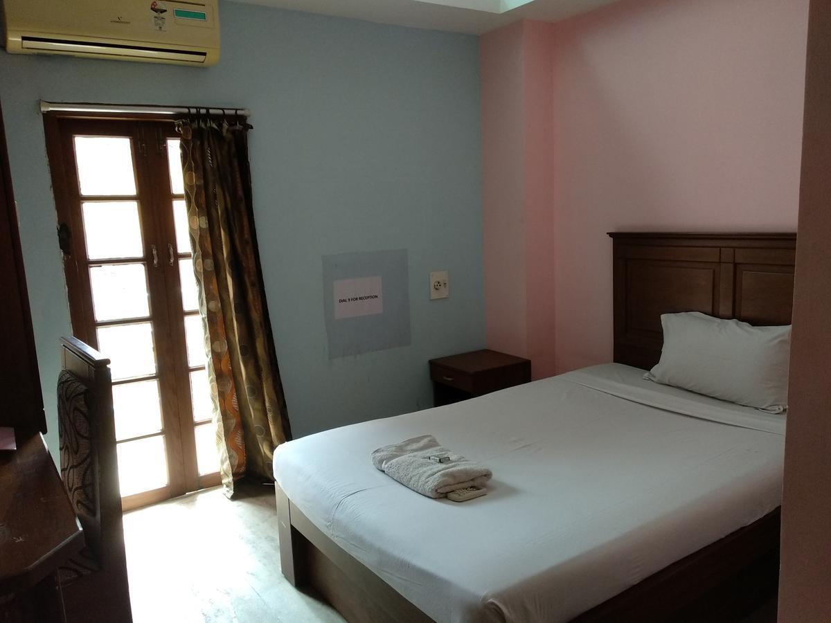 Hotel Park Avenue Kochi Exterior foto